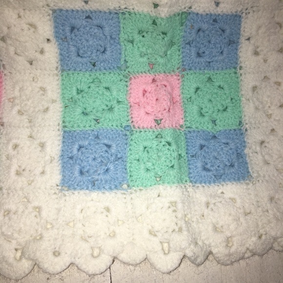 NEW Homemade lightweight baby blanket white pastel - Picture 3 of 5